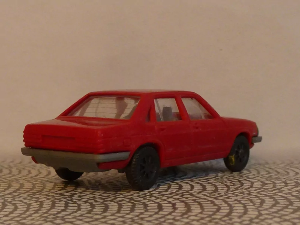 H0 Osobní automobil Audi 100